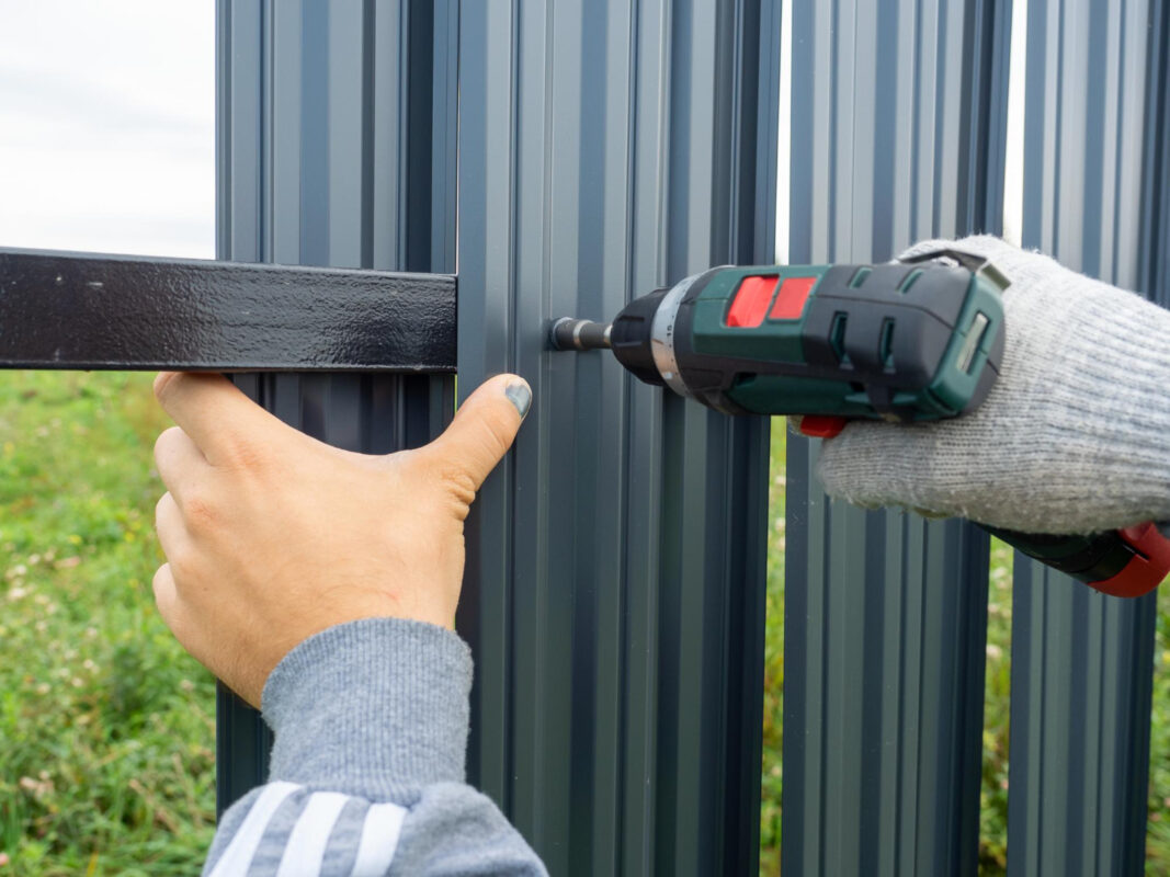 2694 | Common Mistakes When Installing Aluminum Fences Yourself and How to Avoid Them | Aluglobusfence.com