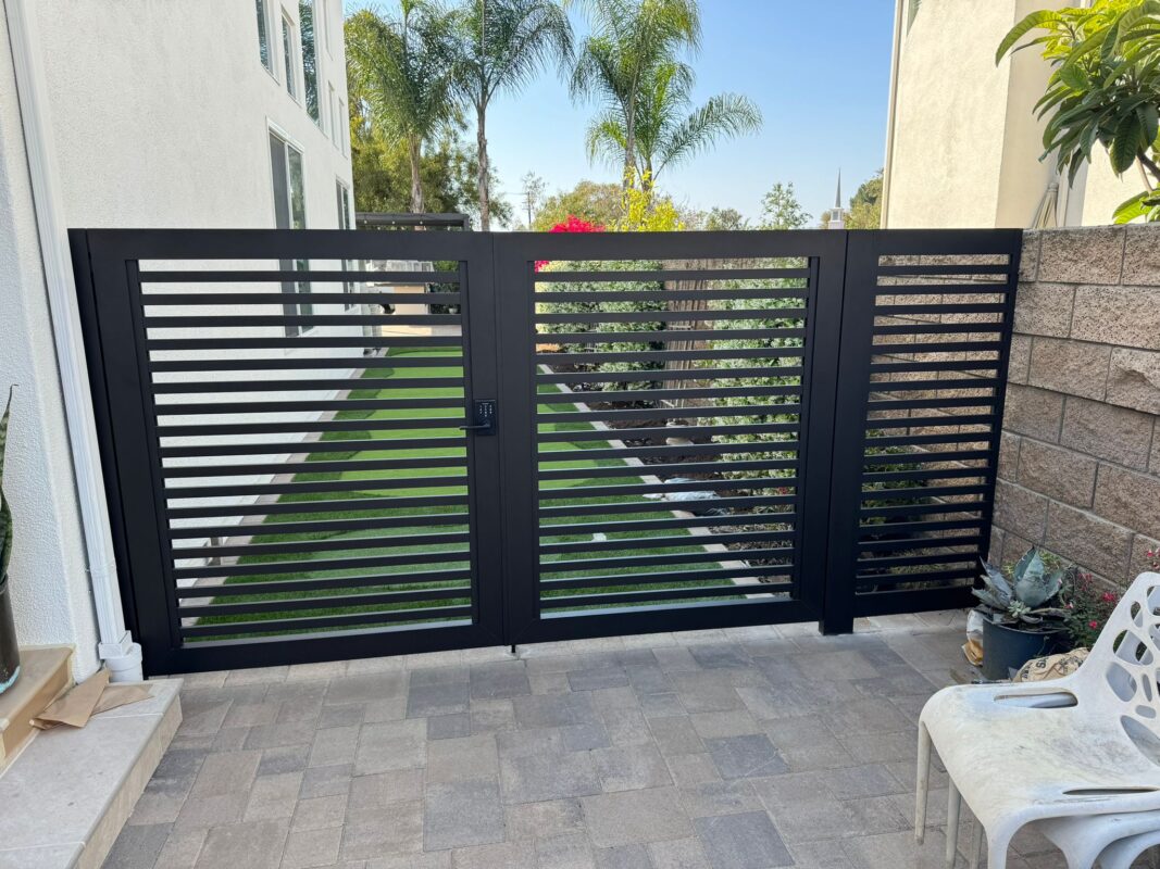 22b3cce5 | How to maintain aluminum gates? 5 recommendations. | Aluglobusfence.com