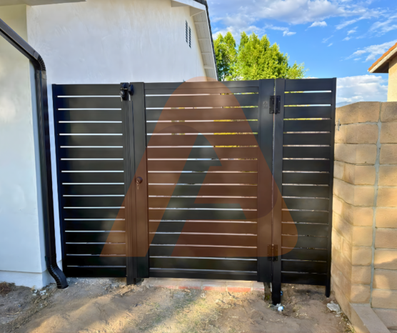 7 | Alu40 Universal DIY 4' x 6' Gate Kit BLACK (PAD GATE - NEW) | Aluglobusfence.com