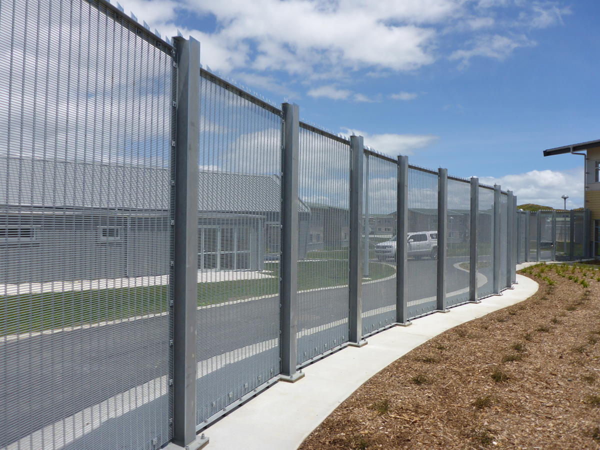 P1000054+HR | Advantages of anti-climb fence | Aluglobusfence.com