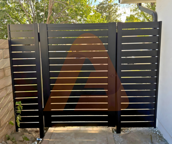 gate frame (2) | Alu40 Universal DIY 4' x 6' Gate Kit BLACK (PAD GATE - NEW) | Aluglobusfence.com