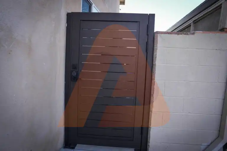 ALU 40 black slat pedestrian gate installed by Aluglobus Aluminum Systems