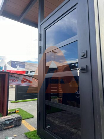 photo 2025 02 23 22.49.55 | Modern Plexiglass Alumium Pedestrian Gate – 4x6 & 6x6 | DIY & Heavy-Duty Kits | Aluglobusfence.com