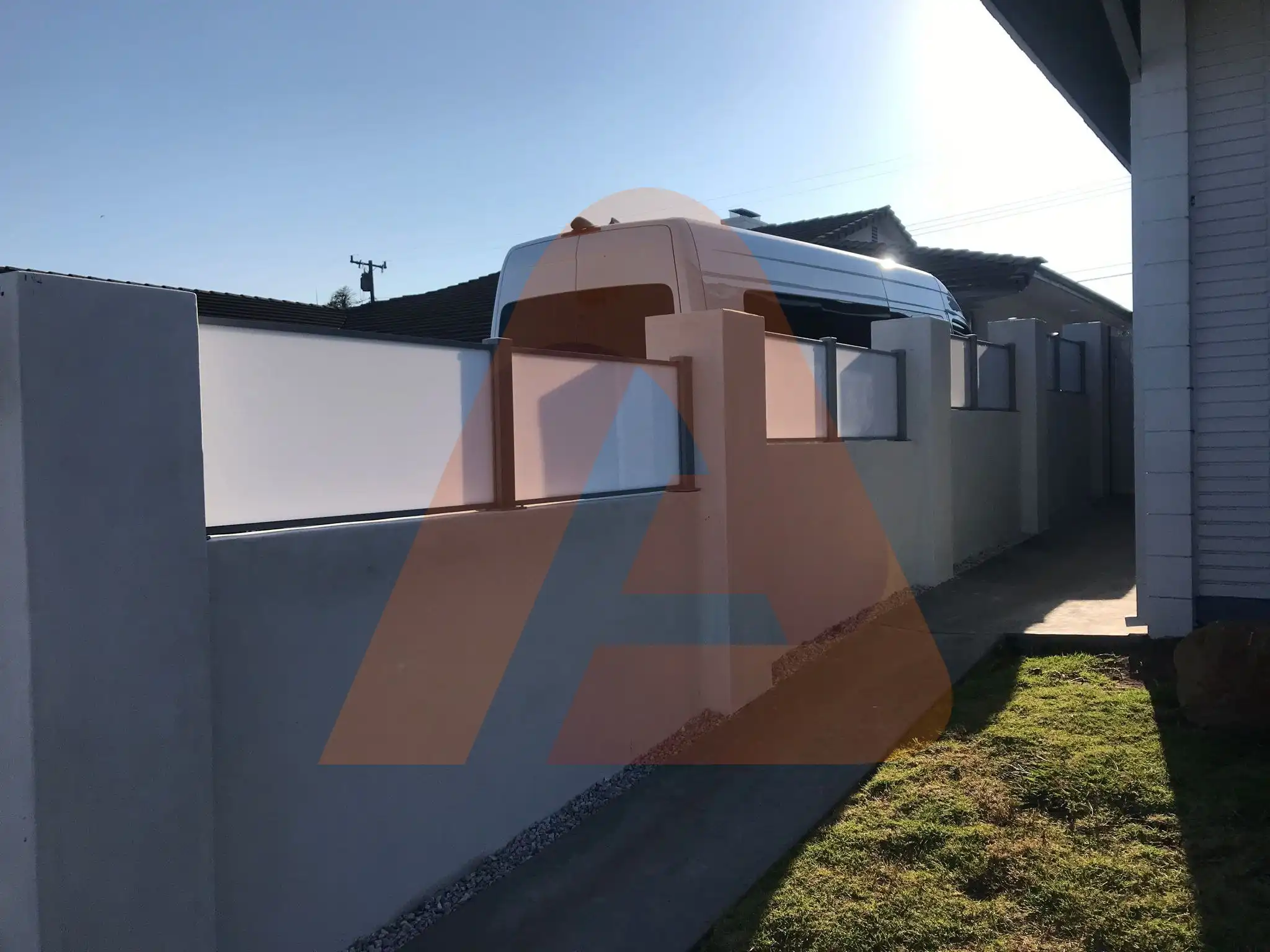photo 5 2025 02 27 20 16 11 | Aluminum White Vinyl from Aluglobus: The Ultimate Modern Fence Solution | Aluglobusfence.com