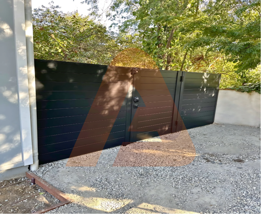 Professional Installation Services | Fence Hardware in Orange County | Aluglobusfence.com