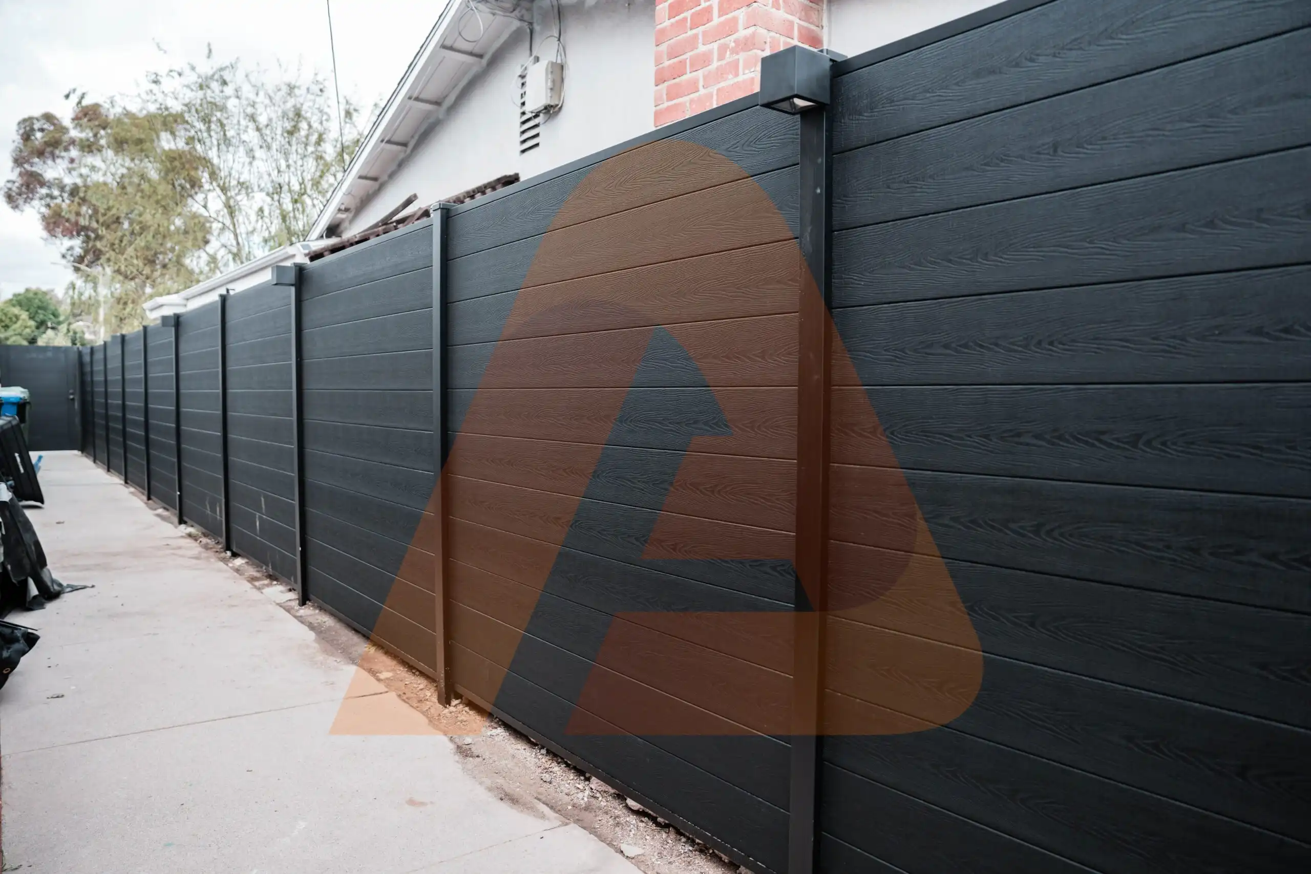 Why Aluminum Fences Are Heat-Resistant
