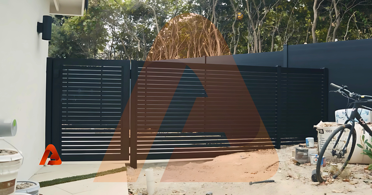 Modern Fencing That Adds Real Curb Appeal