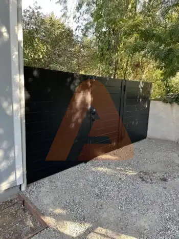 Why Custom Driveway Gates Make Sense in Orange County