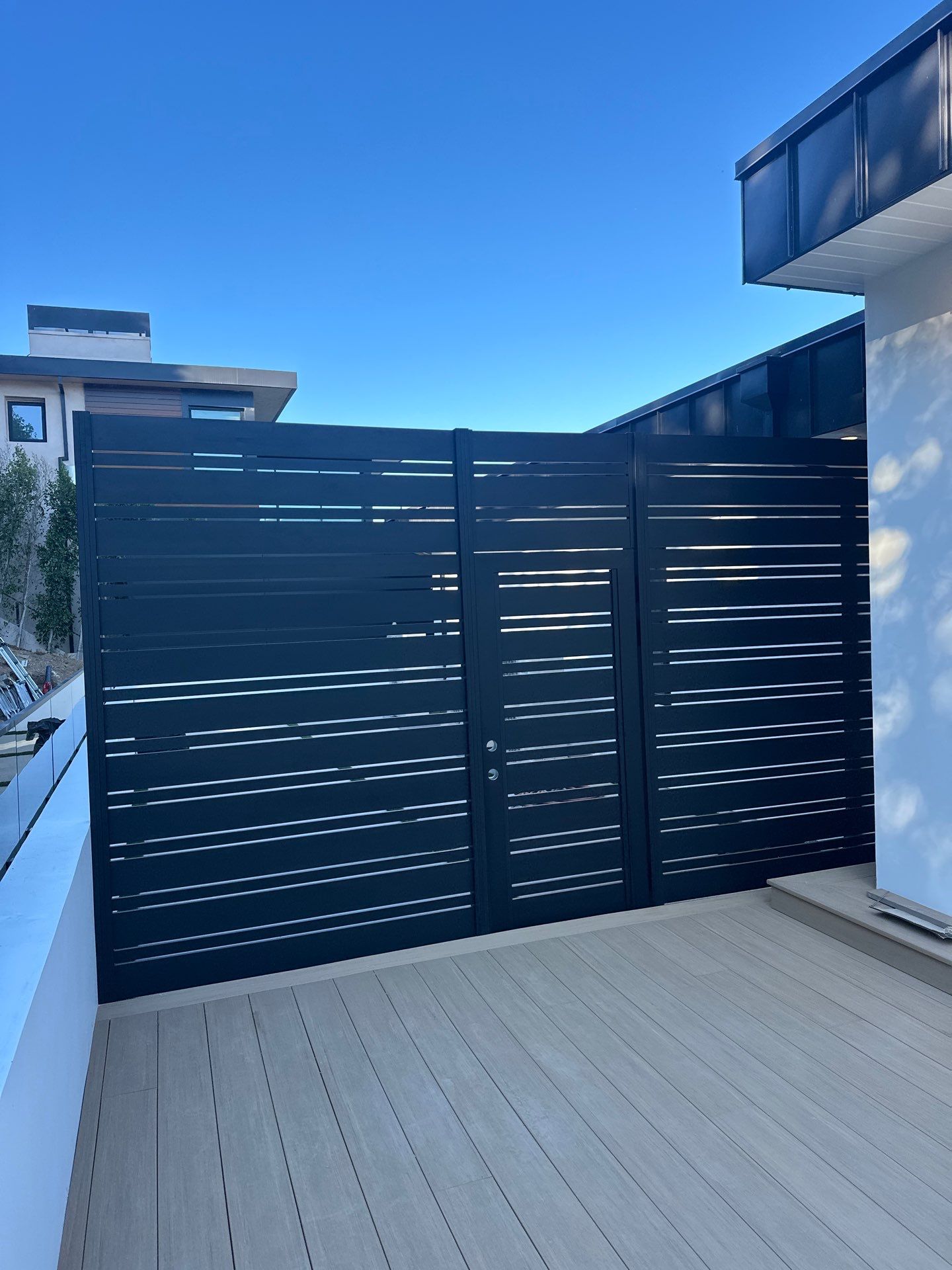 7e6c0c61 499c 4c8a 8905 a7770c3c1f96 1 | Alu Cladding Clad100 – Woodgrain RED OAK (Aluminum Cladding Panel) | Aluglobusfence.com