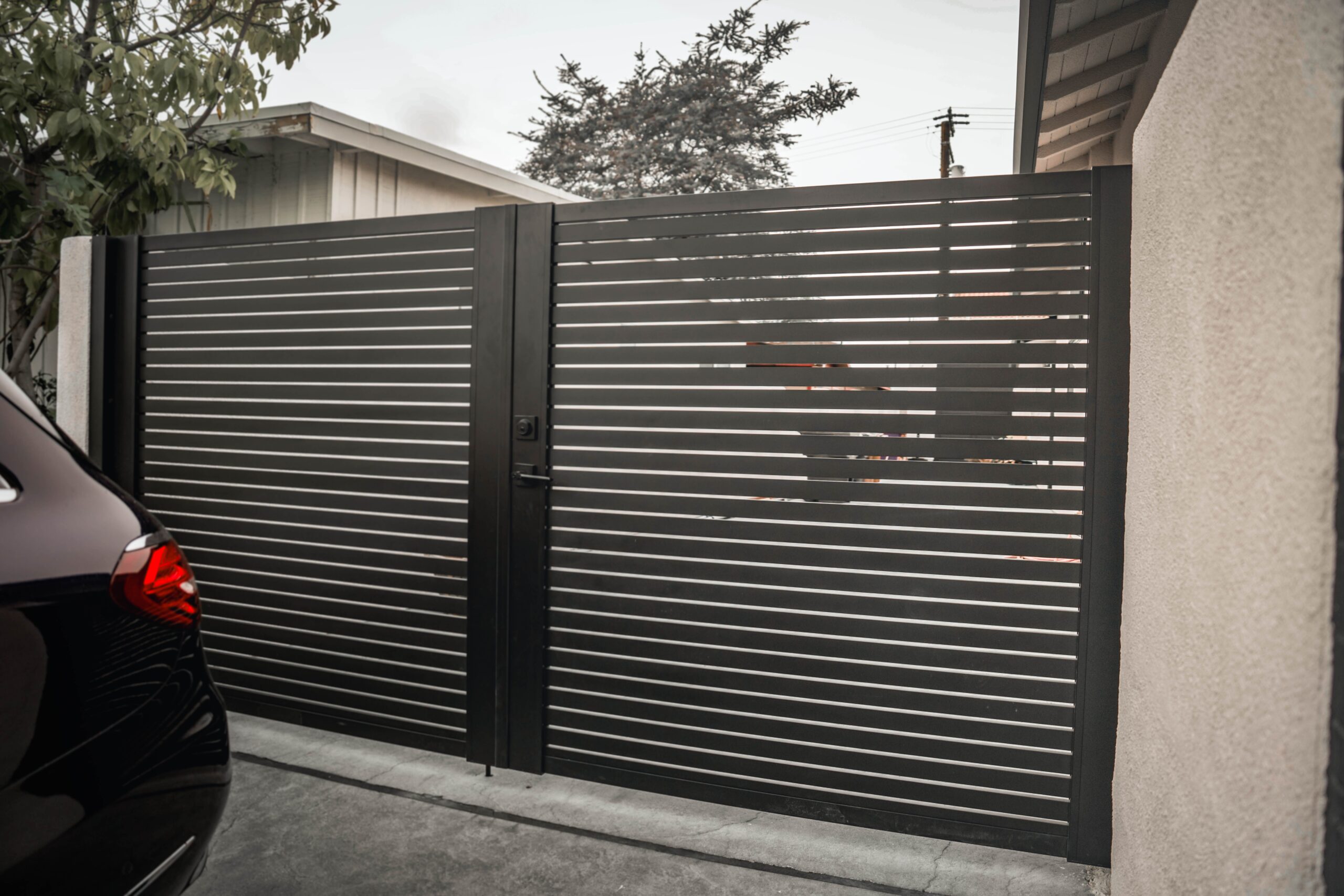 A17sLg9s 1 scaled | Aluminum Gate Kit Alu20 SLAT Contractor Line 4' x 6' Horizontal 1/2 GAP | Aluglobusfence.com