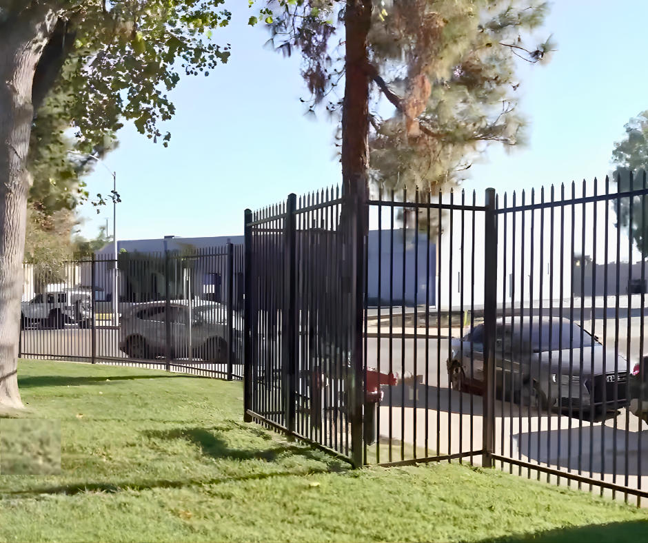 Cost Comparison Metal Fence vs Aluminum Fence | Cost Comparison: Metal Fence vs Aluminum Fence | Aluglobusfence.com