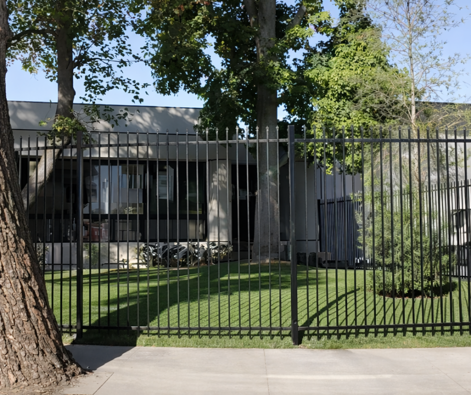 How to Choose the Best Contractor for Custom Metal Fence Installation Near You (1) | How to Choose the Best Contractor for Custom Metal Fence Installation Near You | Aluglobusfence.com
