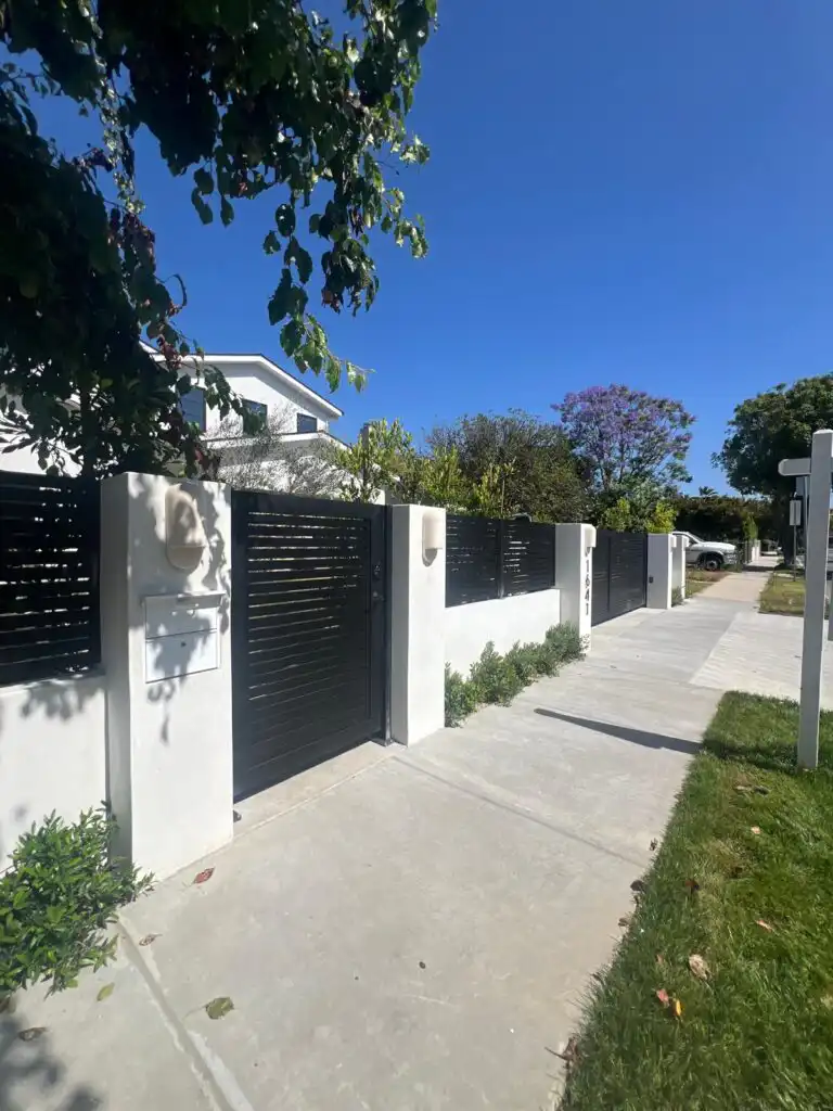 Aluminum Gate