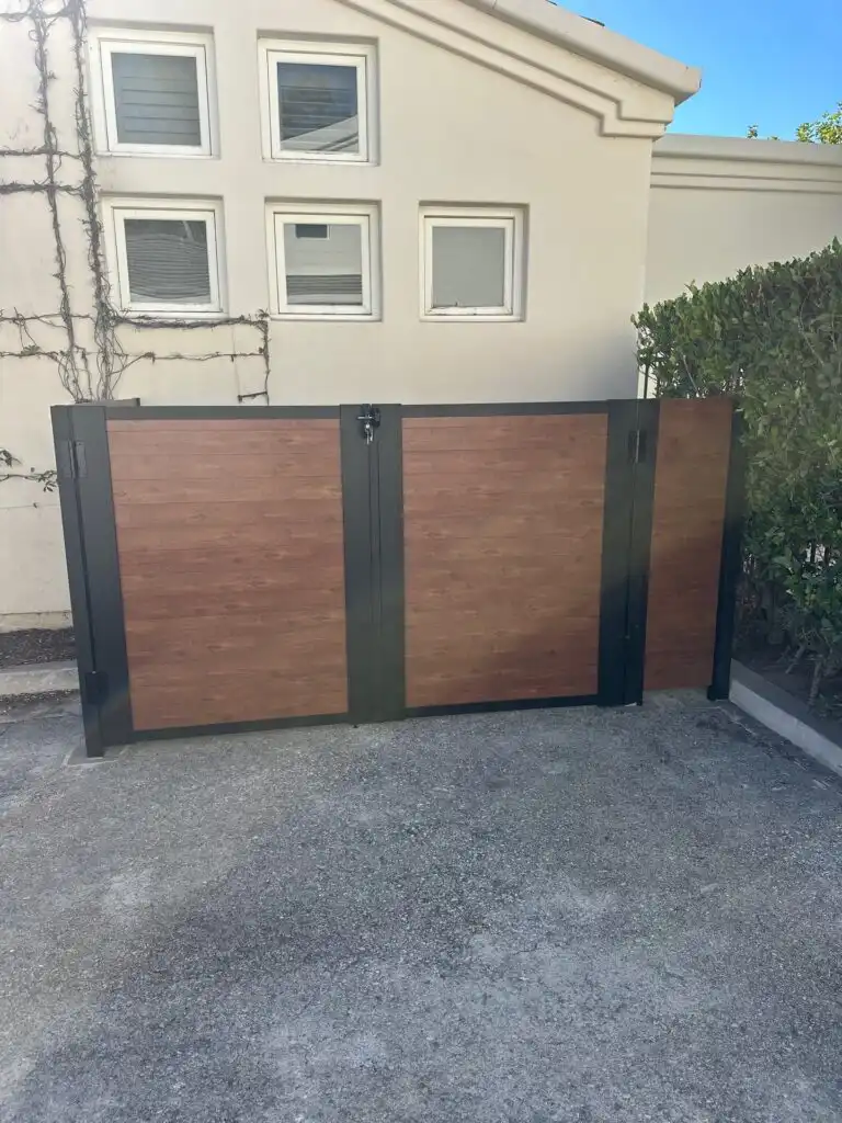 Aluminum Gate 2