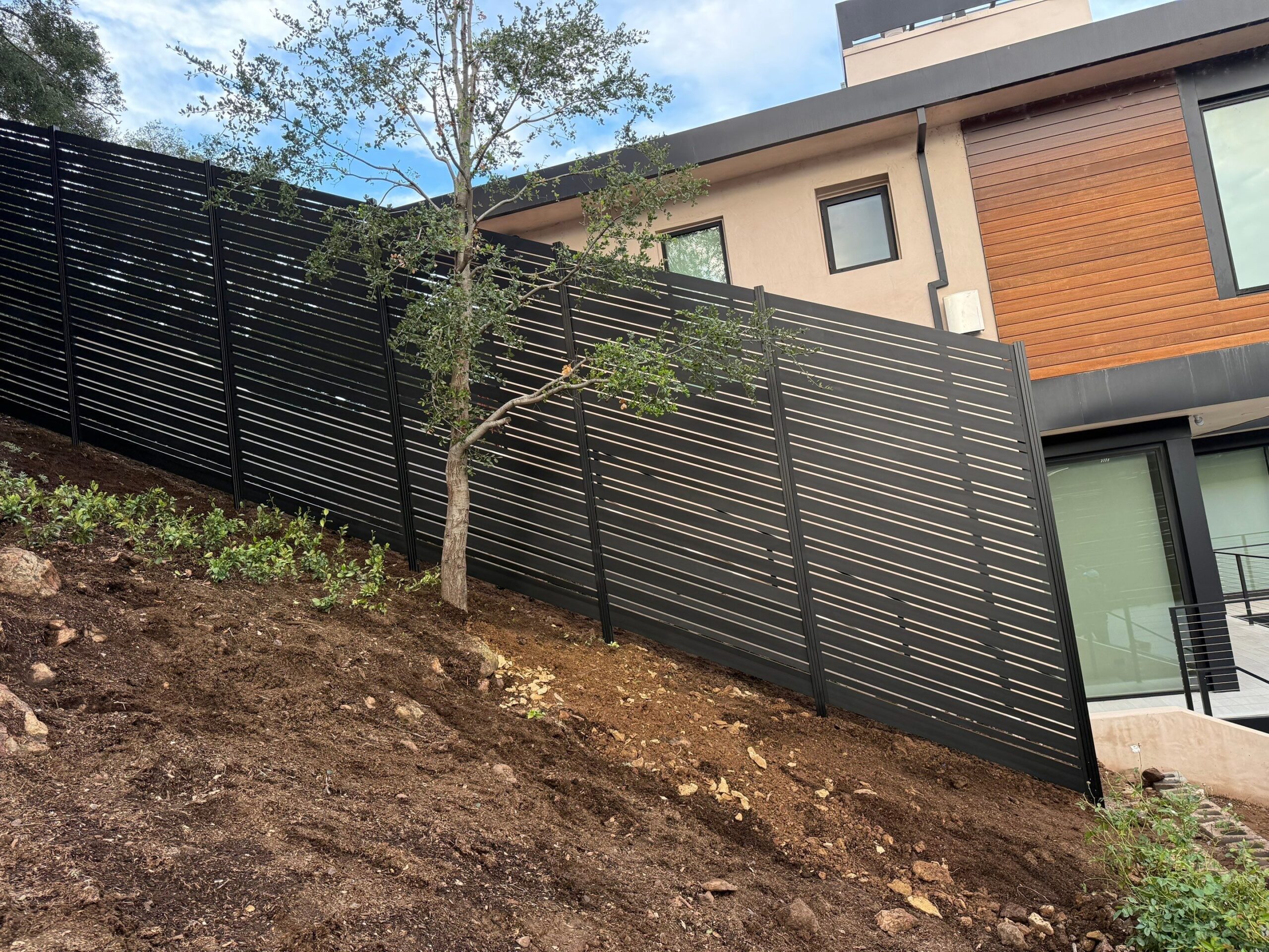 b7185a33 61da 4eed afad 9df8d8e62c23 1 scaled | Alu Cladding Clad100 – Woodgrain RED OAK (Aluminum Cladding Panel) | Aluglobusfence.com