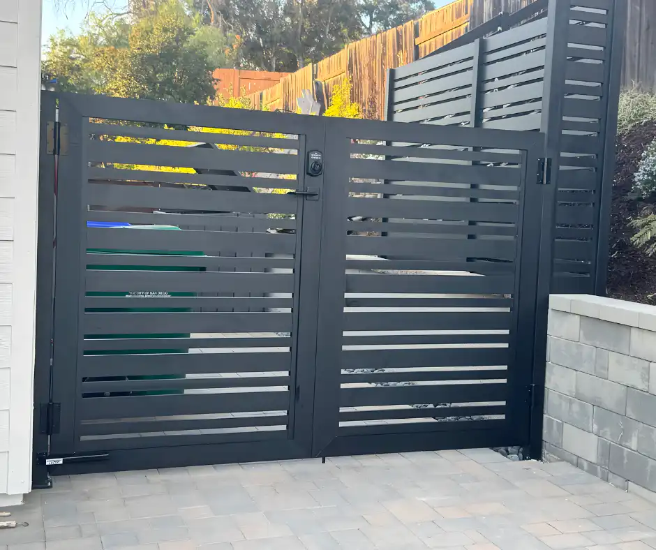 commercial aluminum gates | The Benefits of Commercial Aluminum Gates | Aluglobusfence.com