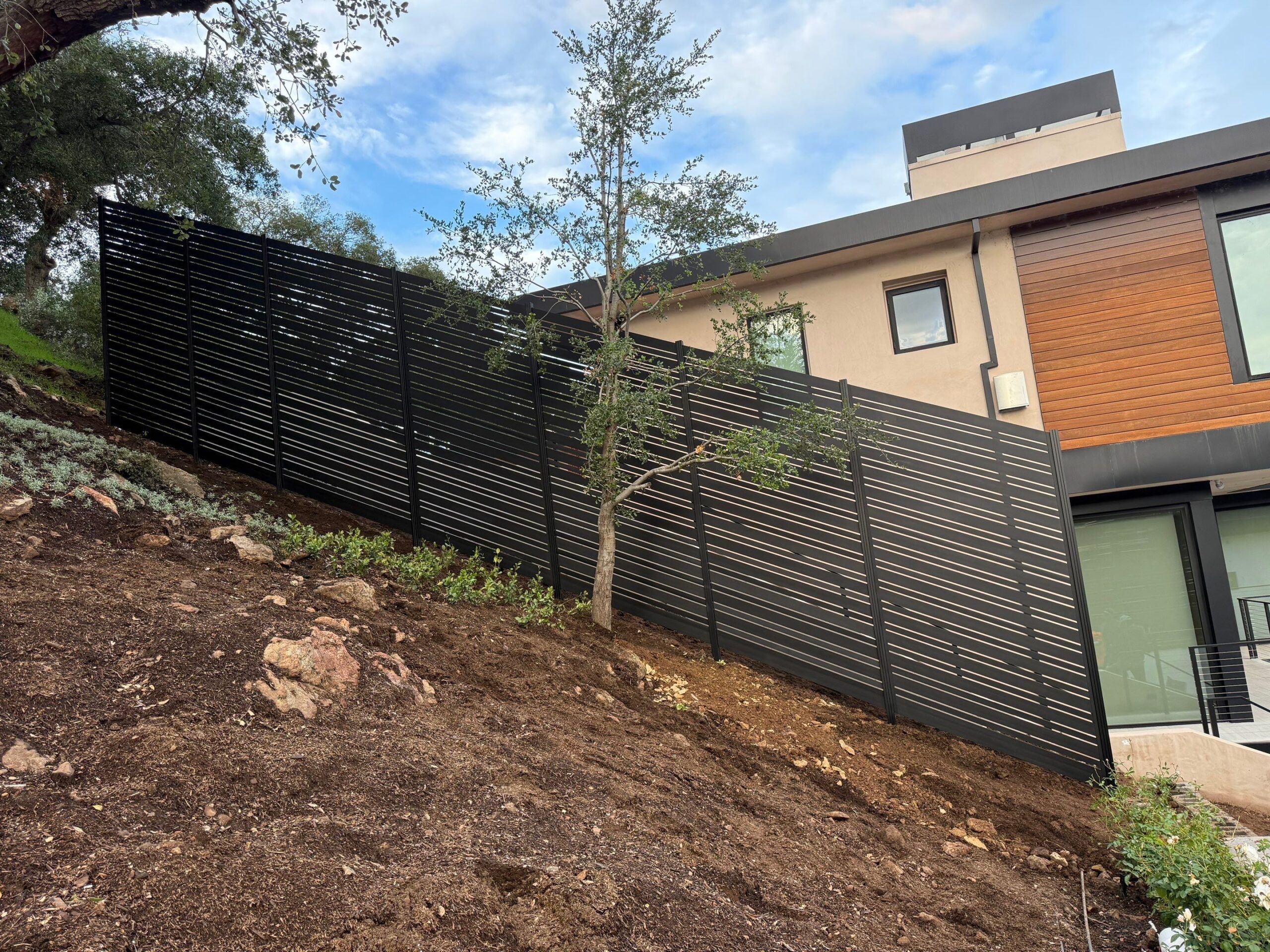 fc10fadf 026f 4ced 9e3c 9488e344fd4e scaled | Aluminum Gate Kit Alu20 SLAT Contractor Line 12' x 6' Horizontal Sliding | Aluglobusfence.com