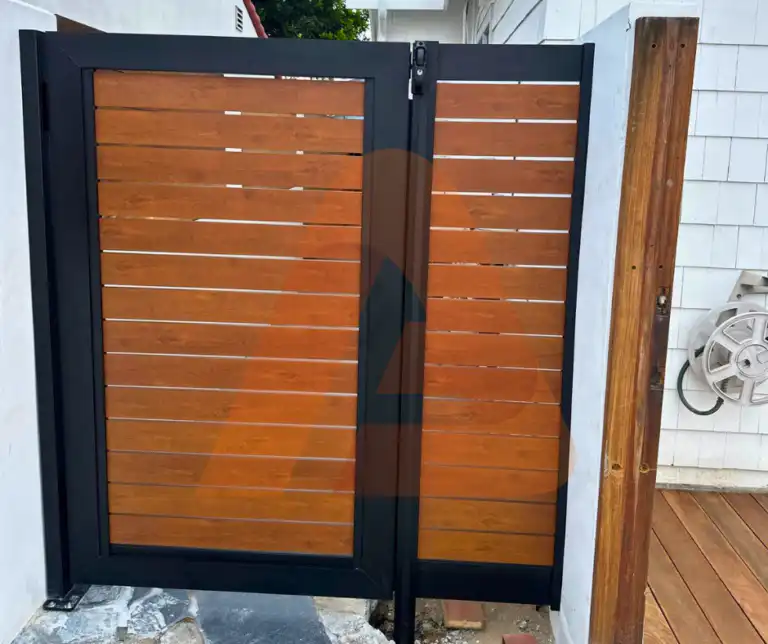 ALU 40 wood grain slat pedestrian gate installed by Aluglobus Aluminum Systems