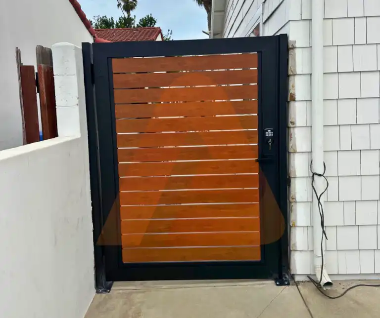 ALU 40 wood grain slat pedestrian gate installed by Aluglobus Aluminum Systems