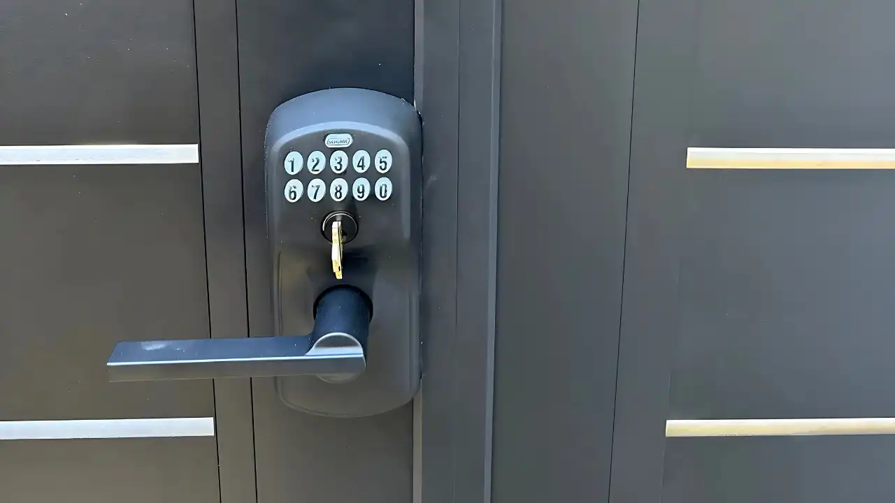 Heavy Duty Structural Aluminum (5) | Why Your Alhambra Gate Isn’t Closing Properly (and How Hardware Can Fix It) | Aluglobusfence.com