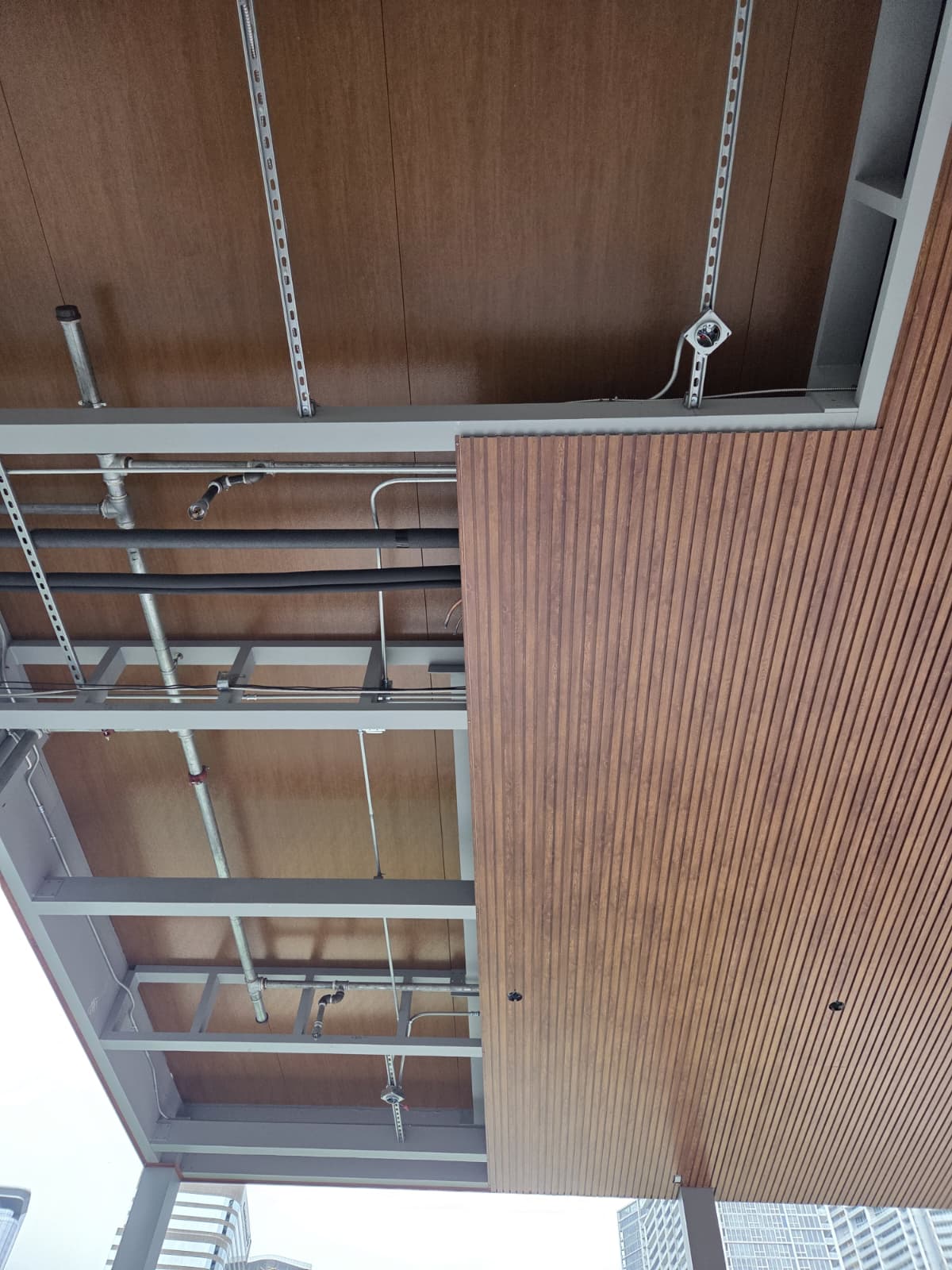 WhatsApp Image 2025 12 16 at 2.30.44 PM 5 | Alu Cladding Clad120 – Woodgrain Red Oak (Aluminum Cladding Panel) | Aluglobusfence.com