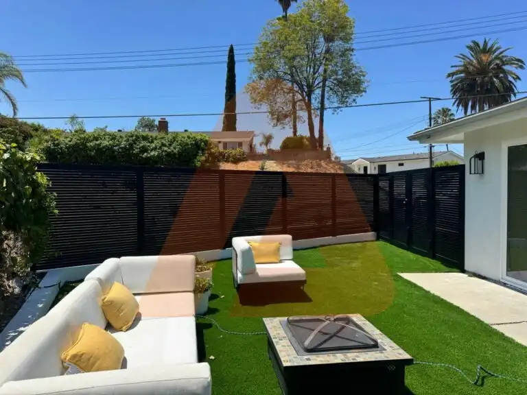 ALU 20 black slat fence installed by Aluglobus Aluminum Systems