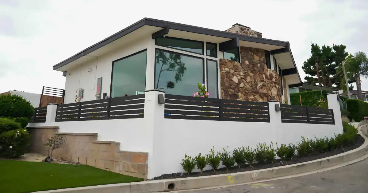 Modern Fence Contractor in California