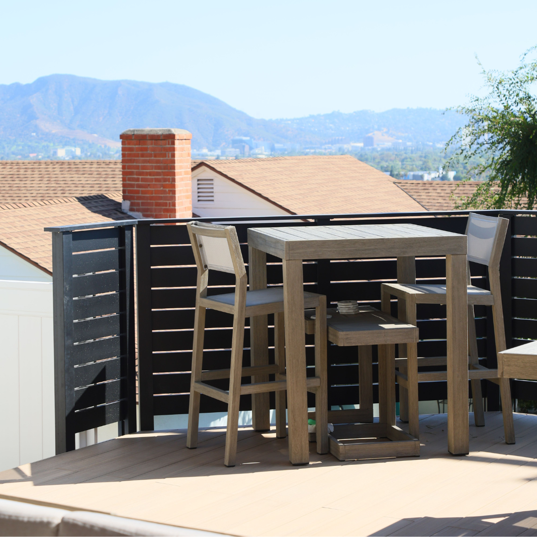 Custom exterior aluminum railing detail