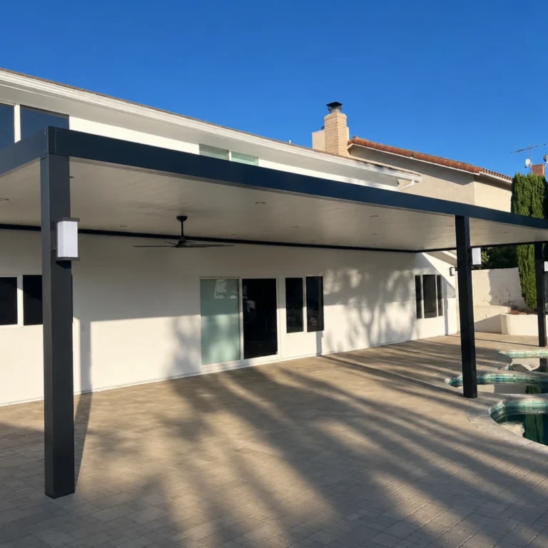 Insulated roof patio cover installed by Aluglobus Aluminum Systems