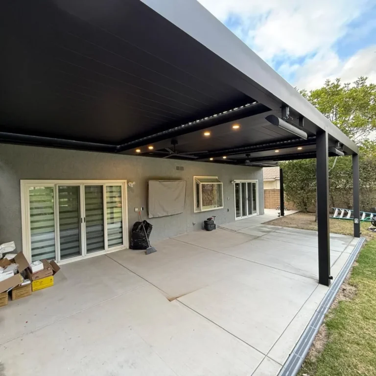 Automatic louvered patio cover installed by Aluglobus Aluminum Systems