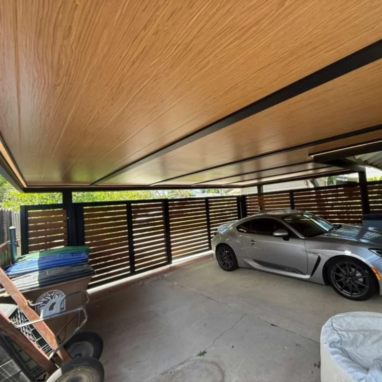 Insulated roof patio cover installed by Aluglobus Aluminum Systems