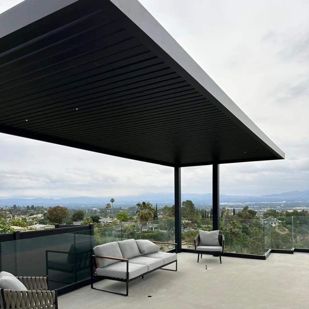 Cantilever slat roof patio cover installed by Aluglobus Aluminum Systems