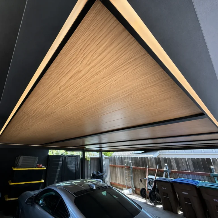 Insulated roof patio cover installed by Aluglobus Aluminum Systems