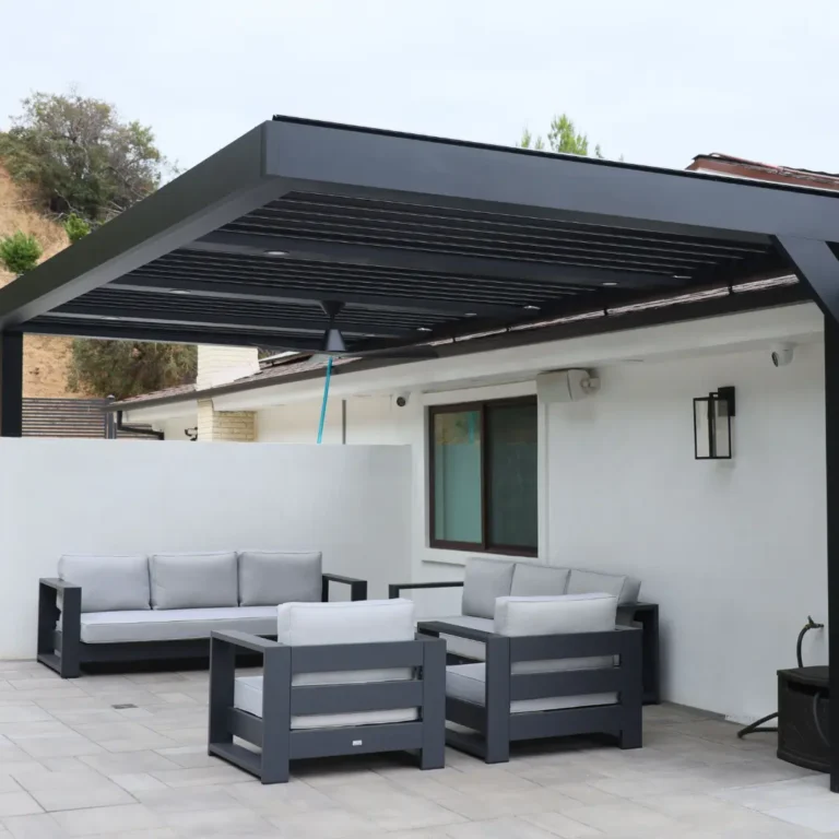 Automatic louvered patio cover installed by Aluglobus Aluminum Systems