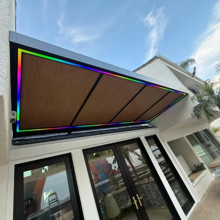 Insulated roof patio cover installed by Aluglobus Aluminum Systems