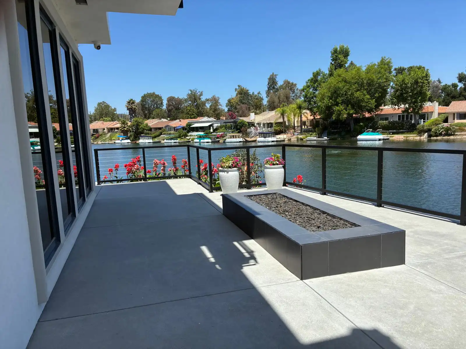 Finished aluminum railing installation for outdoor use
