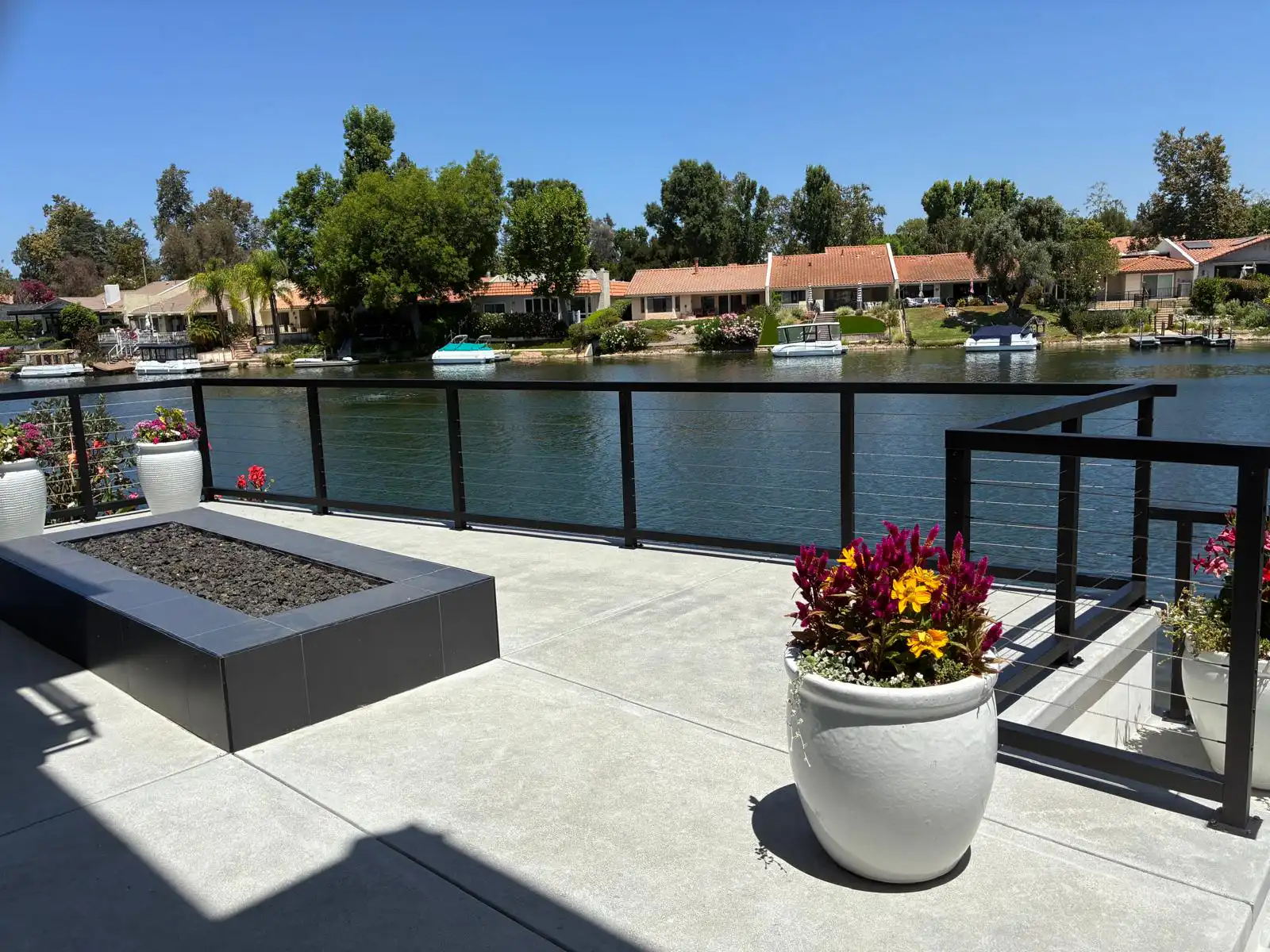 Custom exterior aluminum railing and guard system
