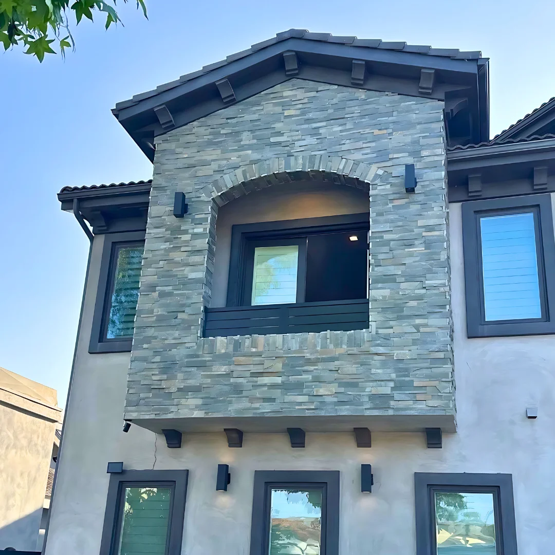 Modern aluminum railing