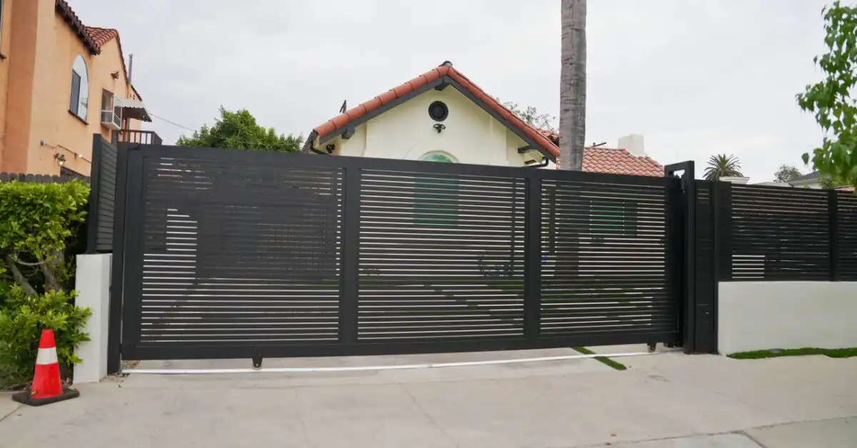 Driveway Gate Installer in California: What to Expect, Pricing Factors & Prep Steps (2026)