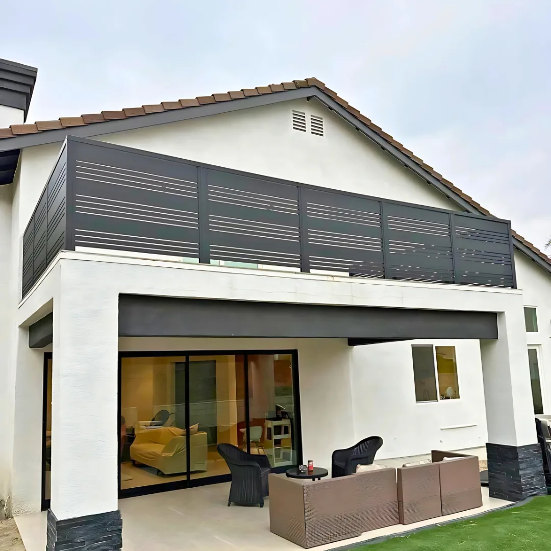 Aluminum balcony railing