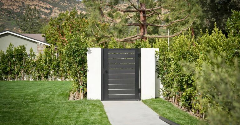 DIY Aluminum Gate Kit vs Heavy-Duty Gate Frame: Which System Fits Your Job?