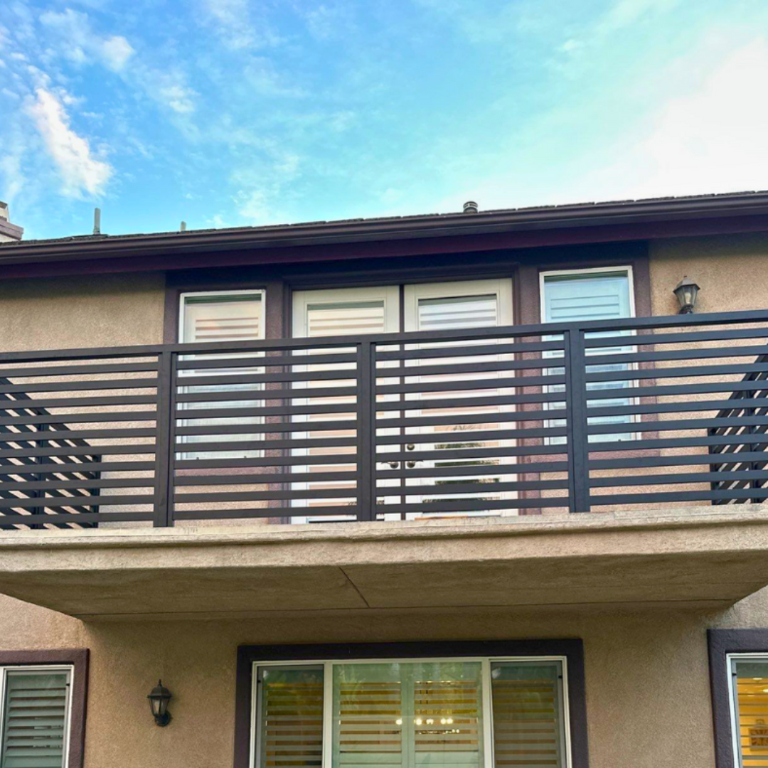 Clean aluminum railing