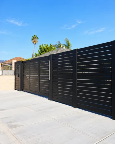 Aluglobus Aluminium System custom fabricated Alu40 slat fencing and gate collection.