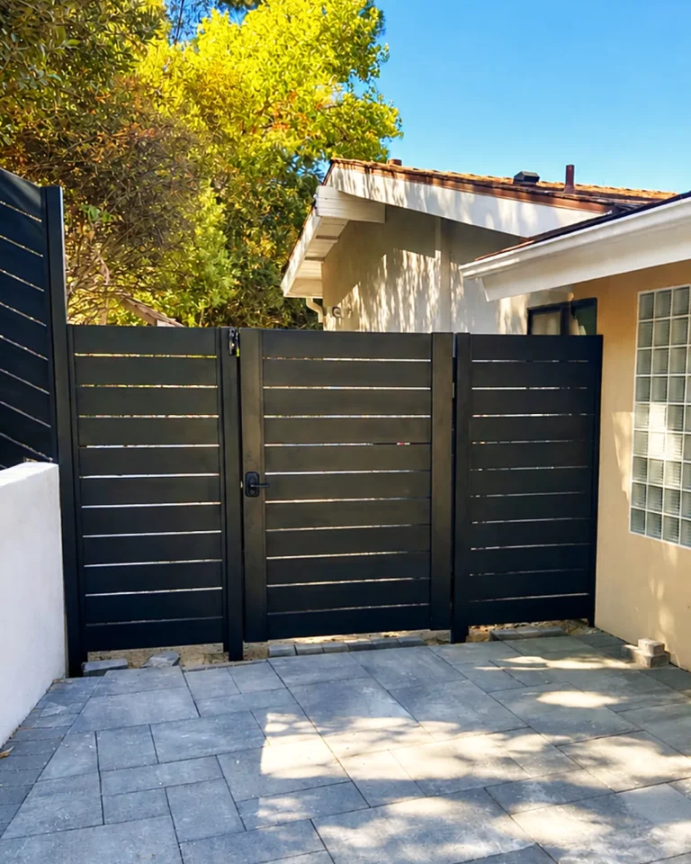 ALU40 gate with matching fence