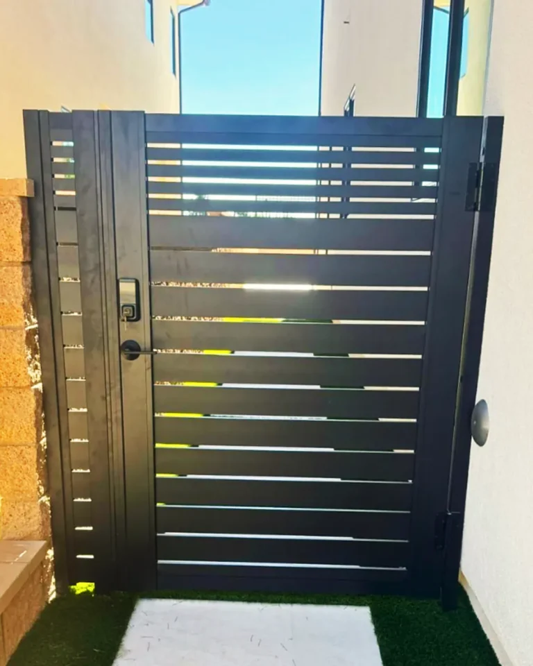 ALU40 gate with a smart keypad lock