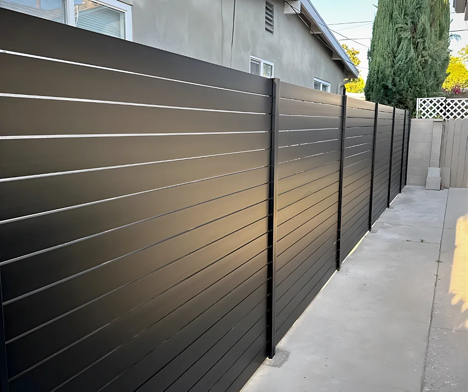 ALU40 fence by a walk