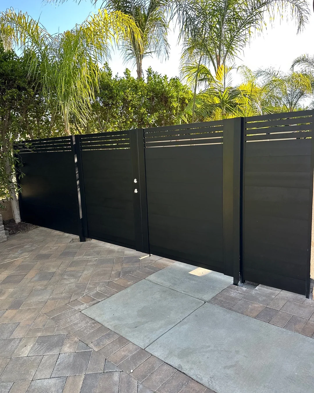ALU60 T&G fence with a slat topper