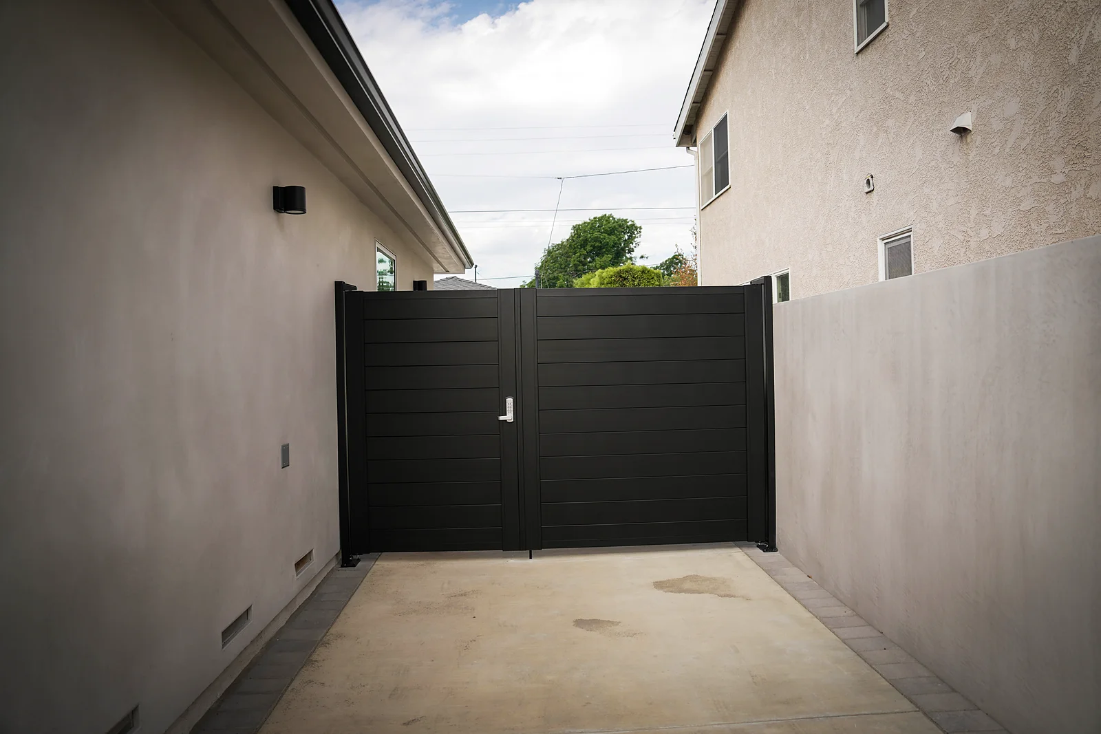ALU60 T&G privacy gate