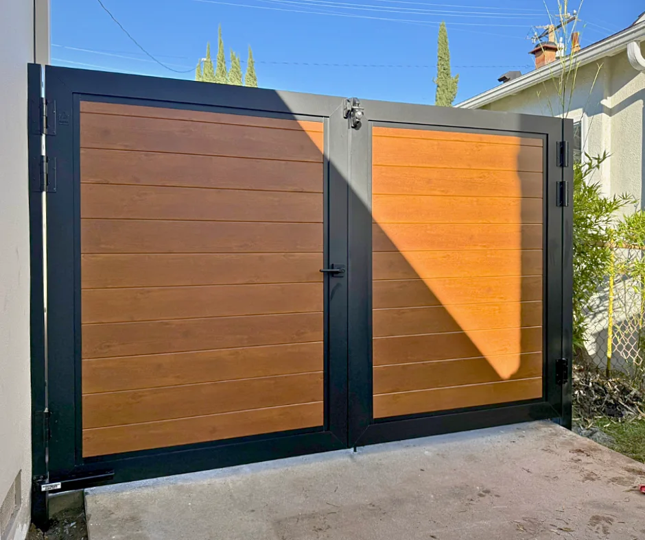 ALU60 wood grain double gate with black frame