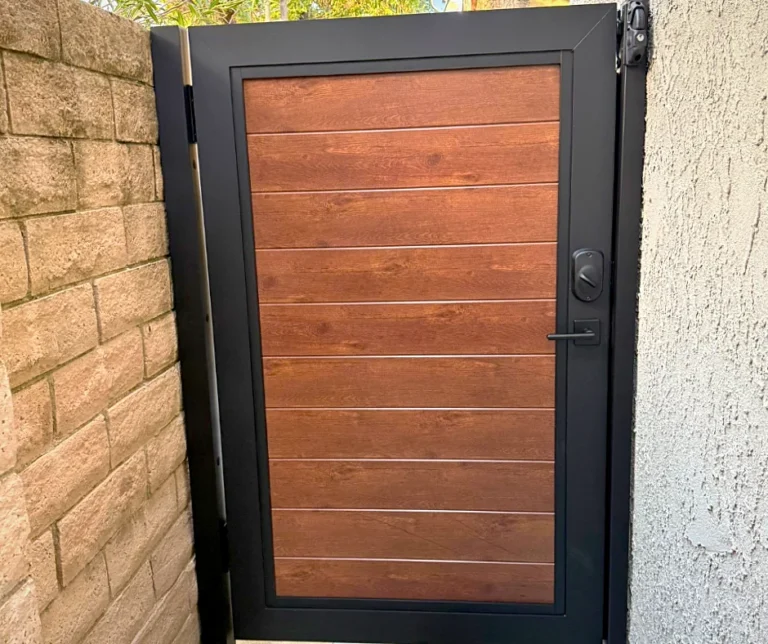 ALU60 wood grain gate with black frame